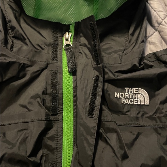 The North Face Black Rain Jacket Raincoat Boys HyVent size small 7/8 - Picture 4 of 6